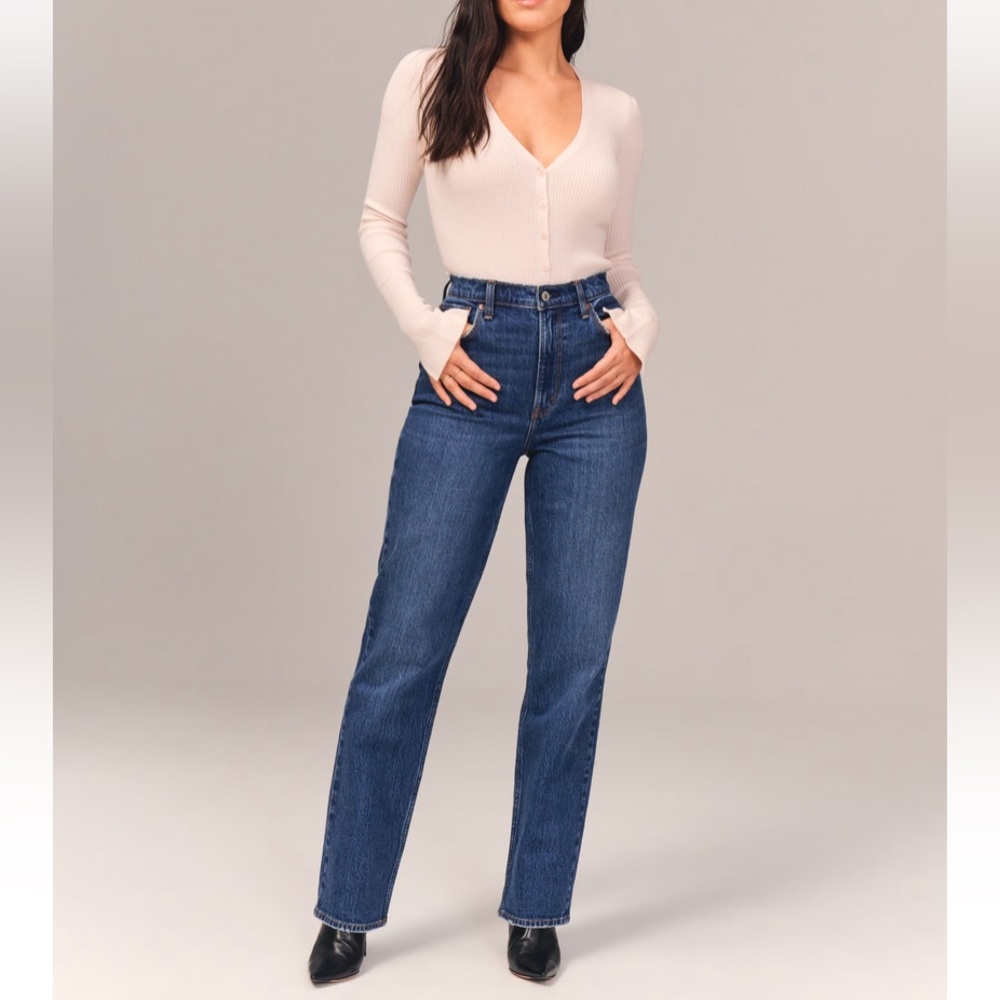 NWT Abercrombie Ultra High Rise 90s Straight